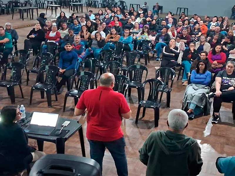 Vale-alimentação sobe, reajuste cai: servidores analisam nova proposta da Prefeitura