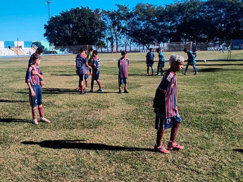 Festival esportivo destaca jovens talentos do futebol em Ibaté