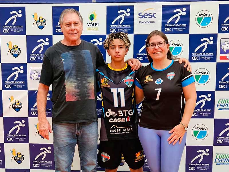 Talento formado em Ibaté atravessa fronteiras e disputa competição estadual de voleibol
