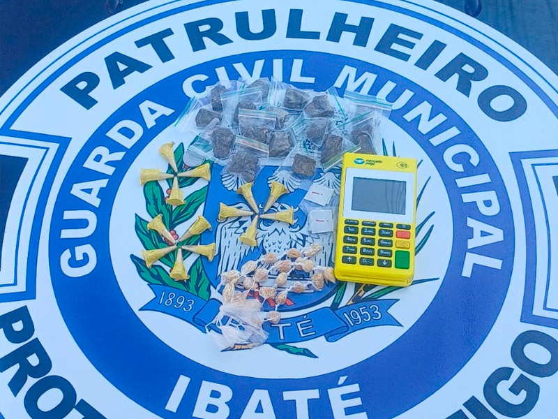 Drogas e máquina de cartão são encontradas pela Guarda Municipal no Jardim Cruzado