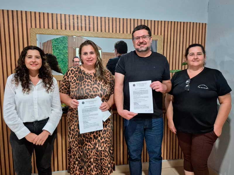 Casa do Idoso recebe de volta van que estava cedida à Prefeitura de Ibaté