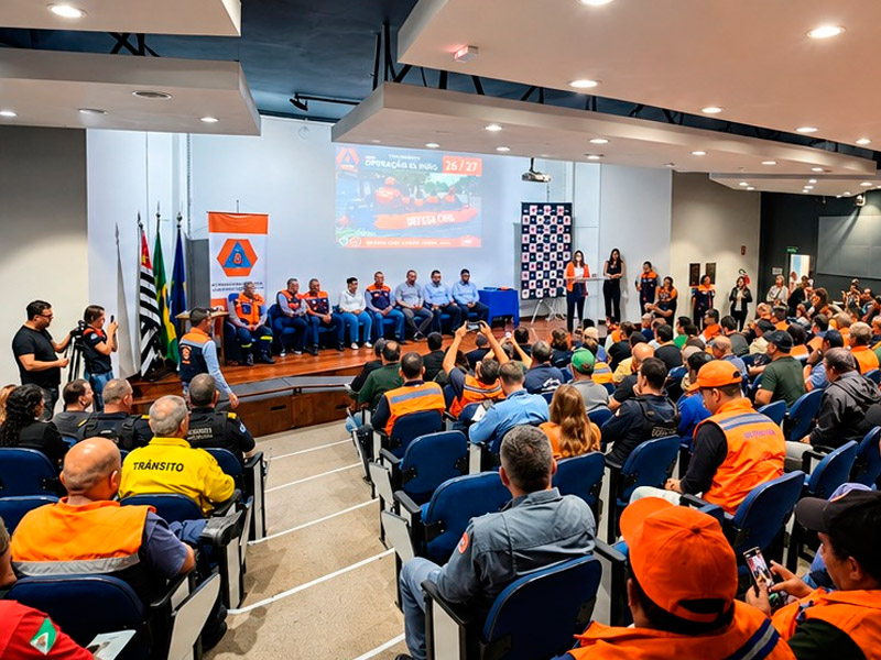 Ibaté assina convênio estadual para aquisição de caminhão-pipa